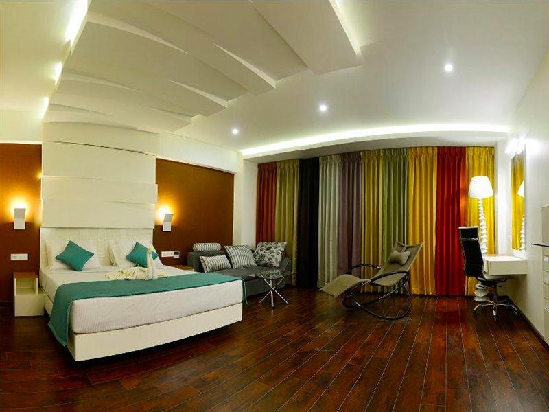 Hotel Vijay Elanza Kójamputtúr Exteriér fotografie