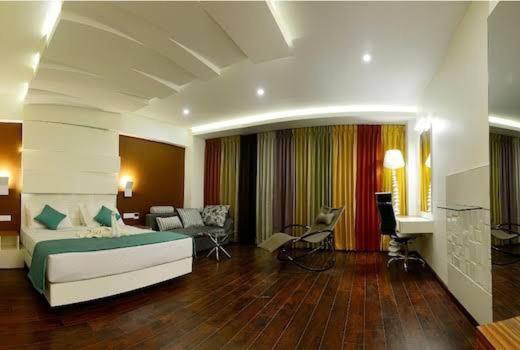 Hotel Vijay Elanza Kójamputtúr Exteriér fotografie