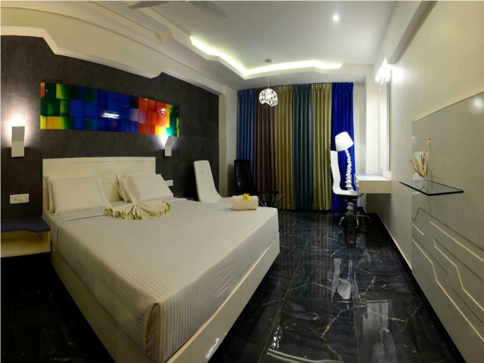 Hotel Vijay Elanza Kójamputtúr Exteriér fotografie
